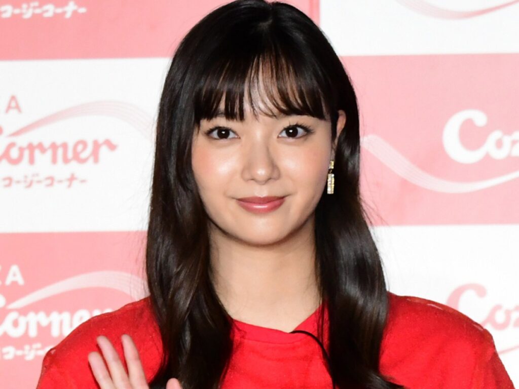 新川優愛